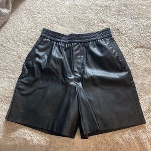 Women’s Zara Black Faux Leather Bermuda Shorts S